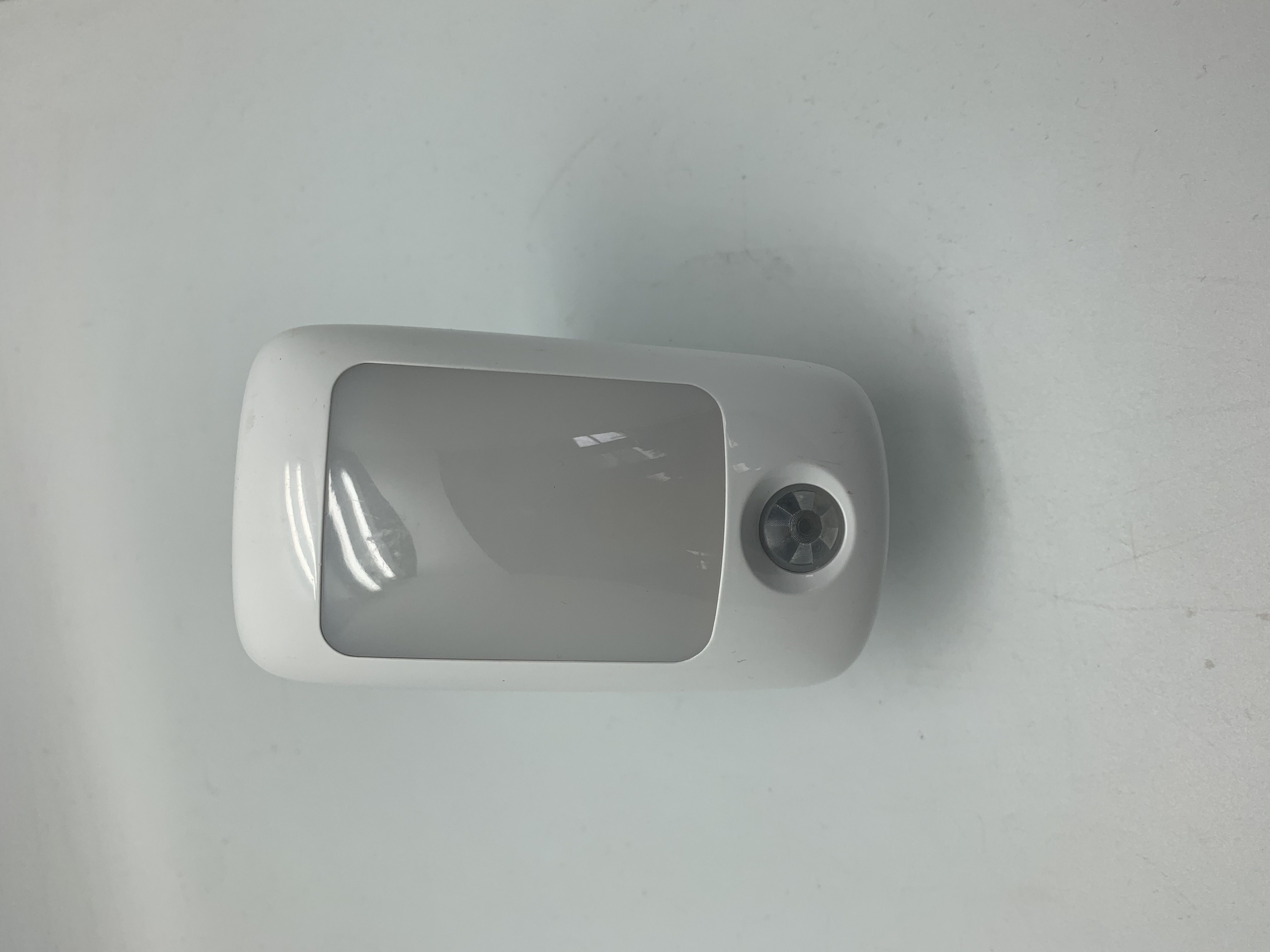 TTL-RS1201 Notfalllicht mit PIR-Sensor